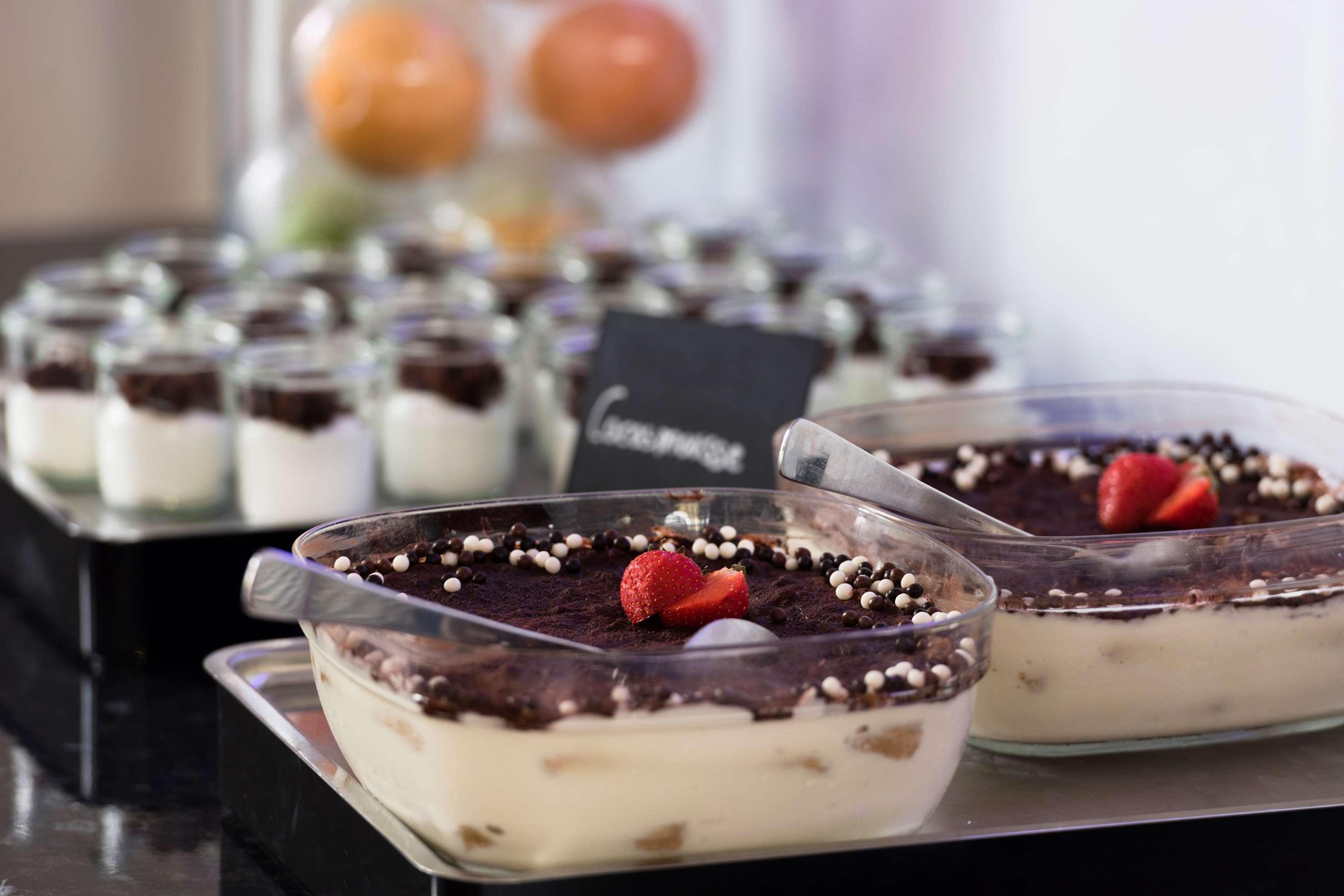 Courtyard By Marriott Dortmund Hotel Екстериор снимка