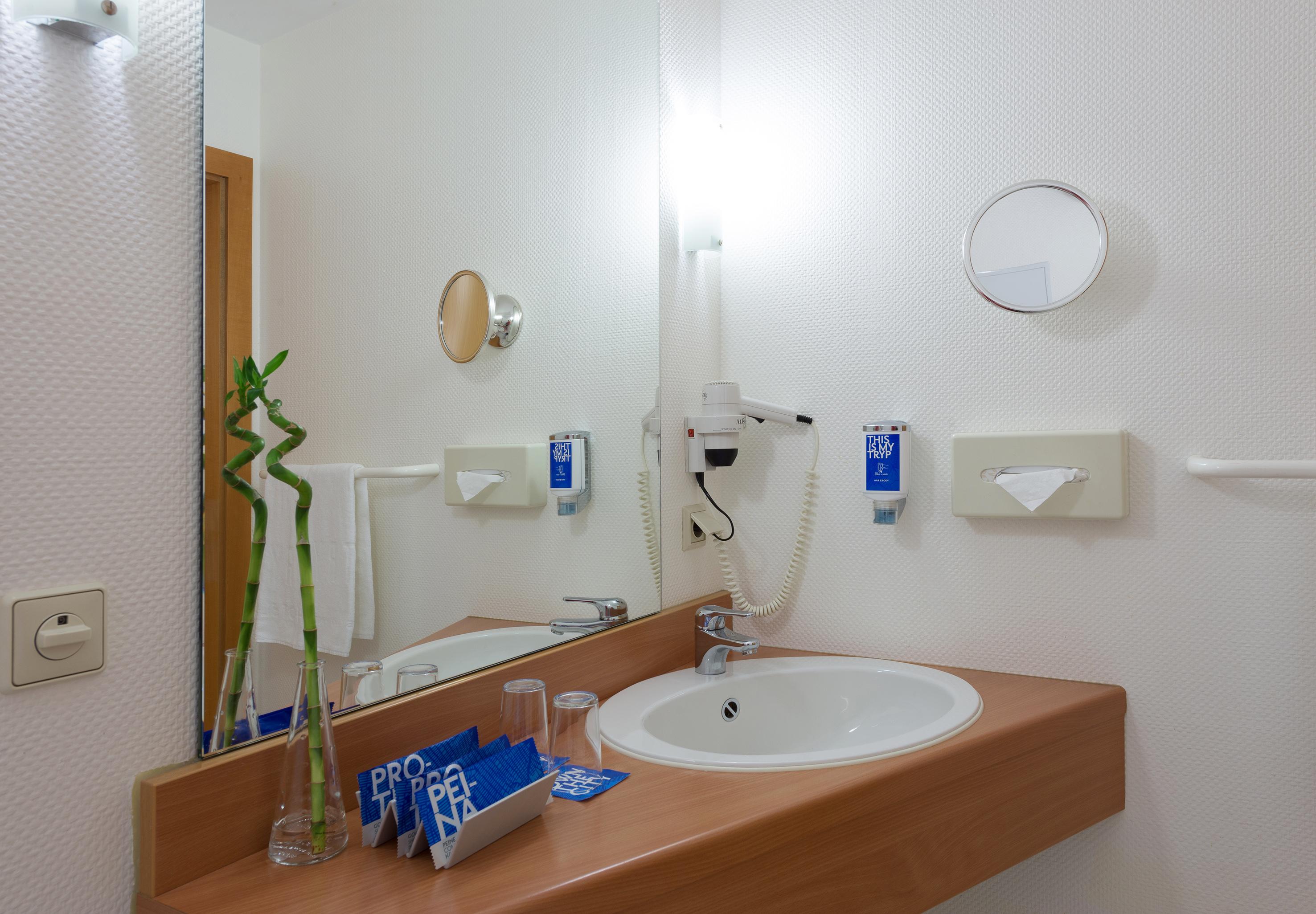 Courtyard By Marriott Dortmund Hotel Екстериор снимка