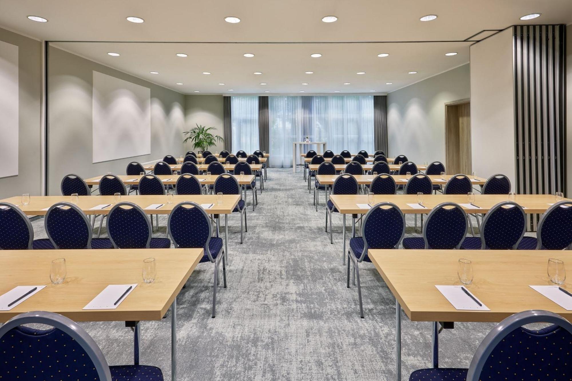 Courtyard By Marriott Dortmund Hotel Екстериор снимка