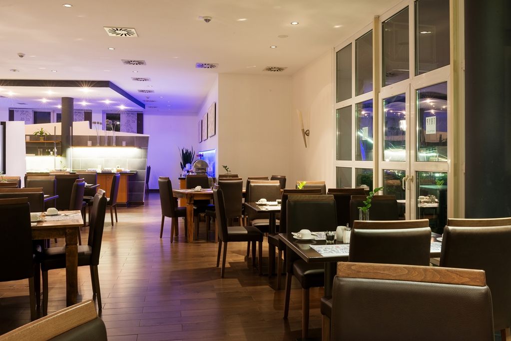 Courtyard By Marriott Dortmund Hotel Ресторант снимка