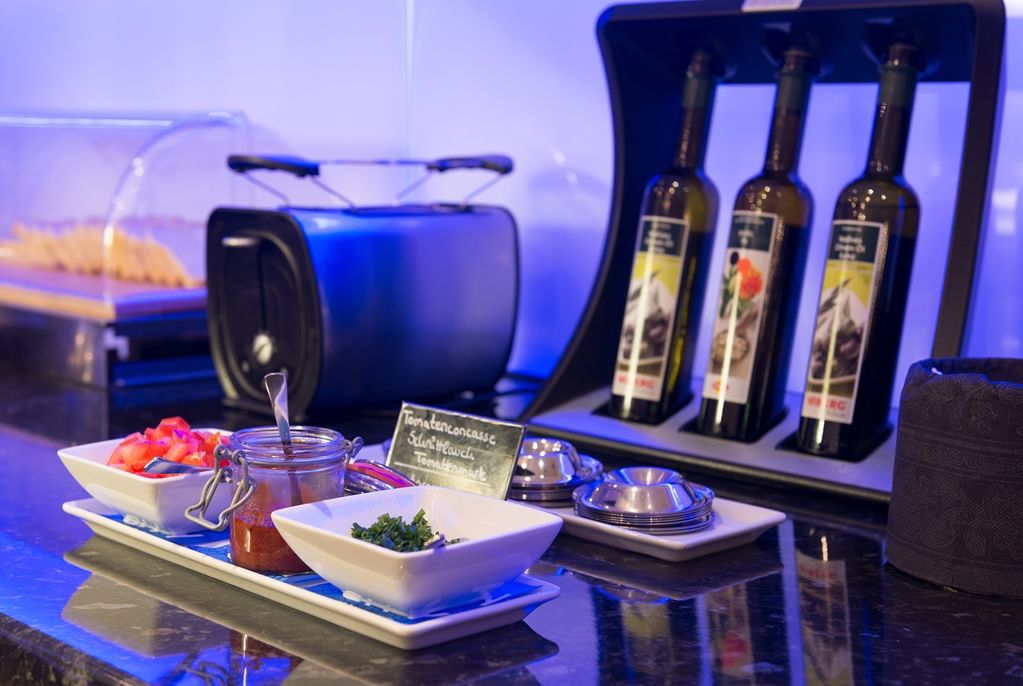 Courtyard By Marriott Dortmund Hotel Ресторант снимка