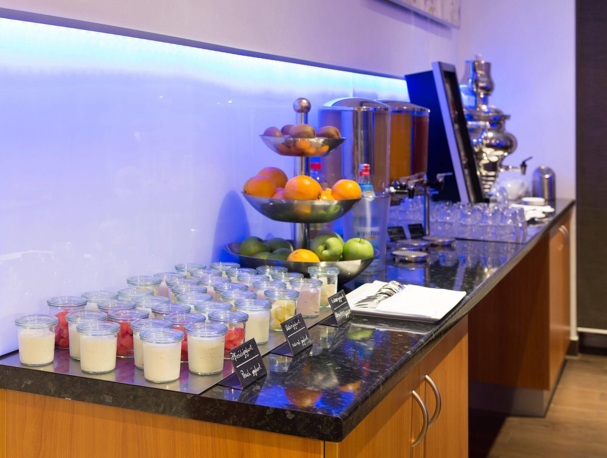 Courtyard By Marriott Dortmund Hotel Екстериор снимка