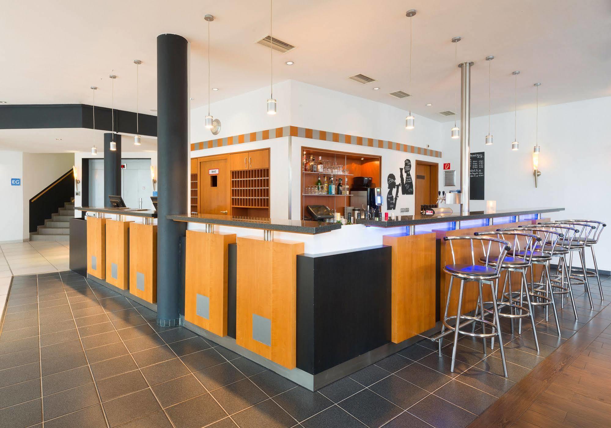 Courtyard By Marriott Dortmund Hotel Екстериор снимка