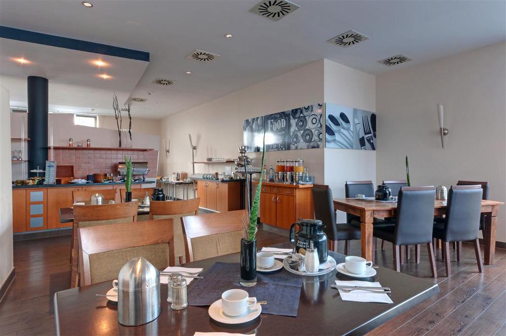 Courtyard By Marriott Dortmund Hotel Ресторант снимка